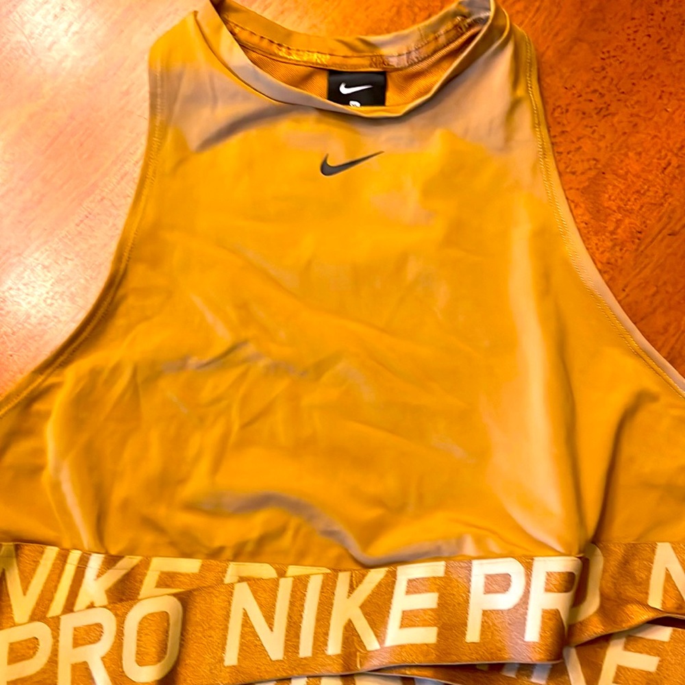 Nike pro crop top